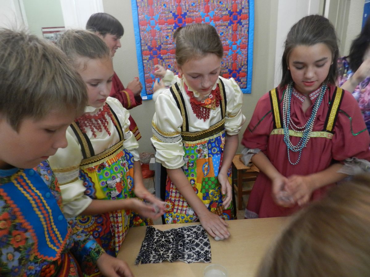 29 июня Детская школа искусств с. Федосеевка приняла участие в межрегиональной выставке керамики и гончарства "На круги своя..."