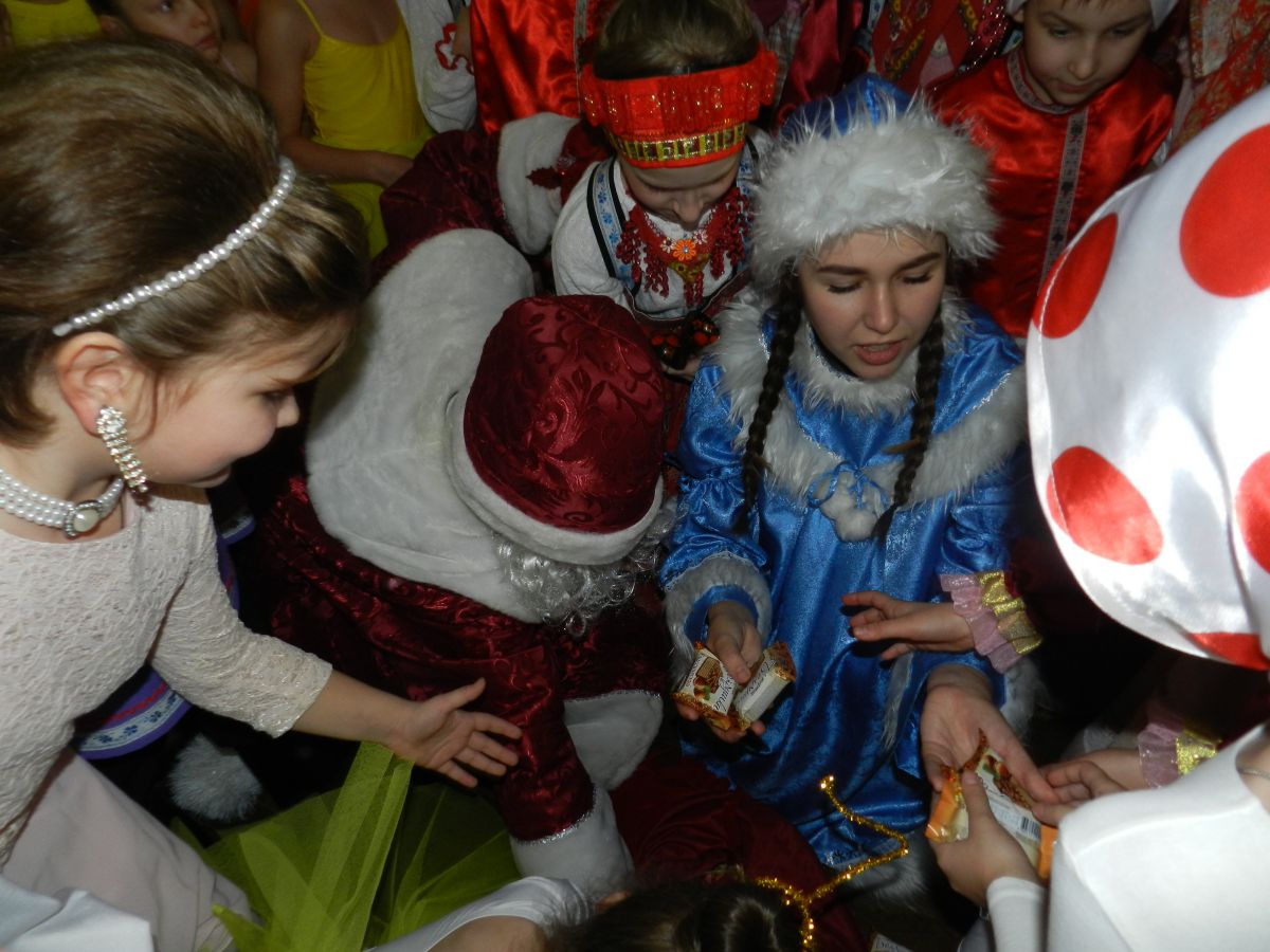 26 декабря дети окунулись в атмосферу новогодних праздников.