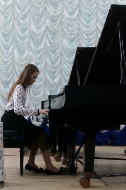 16 февраля состоялся региональный конкурс по общему фортепиано среди учащихся разных специальностей ДМШ и ДШИ в городе Губкин