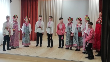 7 марта 2020 года учащимися и преподавателями МБУ ДО «ДШИ с.Федосеевка» была организована праздничная выставка детских рисунков «Семья глазами ребенка».  
