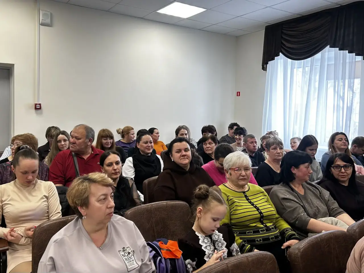Инструктивный диалог «Преподаватель-родитель» на тему «Формирование у родителей несовершеннолетних понимания значимости для личностного развития ребенка обучения в детской школе искусств по дополнительным предпрофессиональным программам в области искусств»